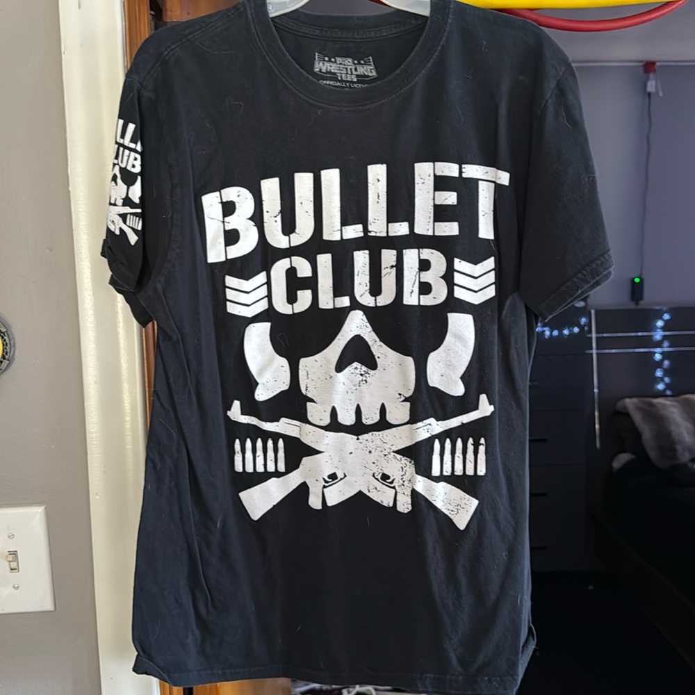 AEW BULLET CLUB TSHIRT - SIZE MEDIUM